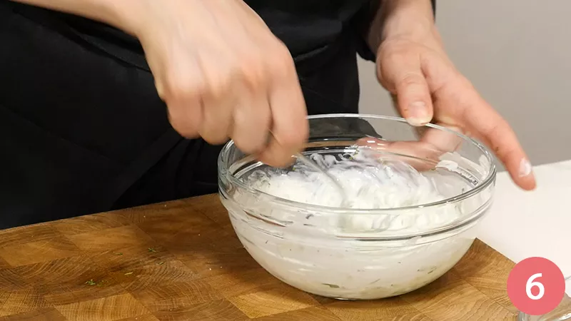 insalata-di-spinacini-con-uovo-fritto-e-salsa-tzatziki 6